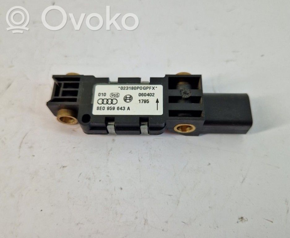 Audi A4 S4 B6 8E 8H Senzor impact/declanșare airbag 