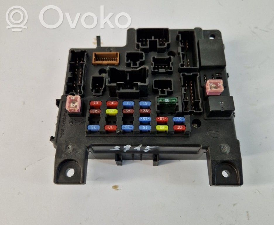 Mitsubishi Outlander Fuse module 