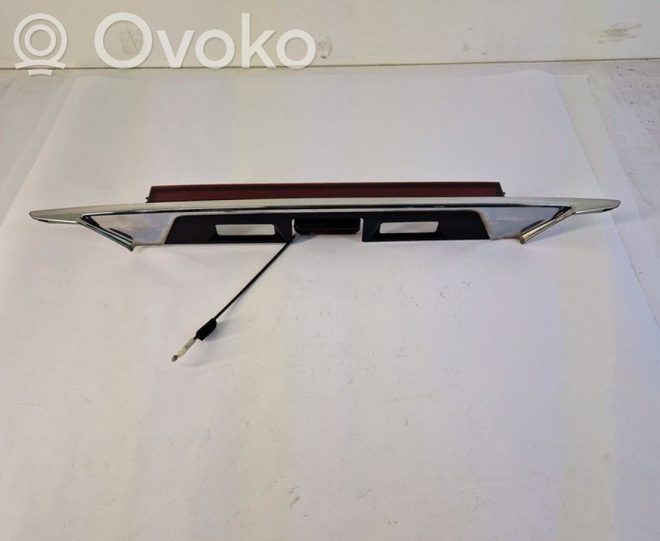 Toyota Previa (XR30, XR40) II Lampa oświetlenia tylnej tablicy rejestracyjnej 