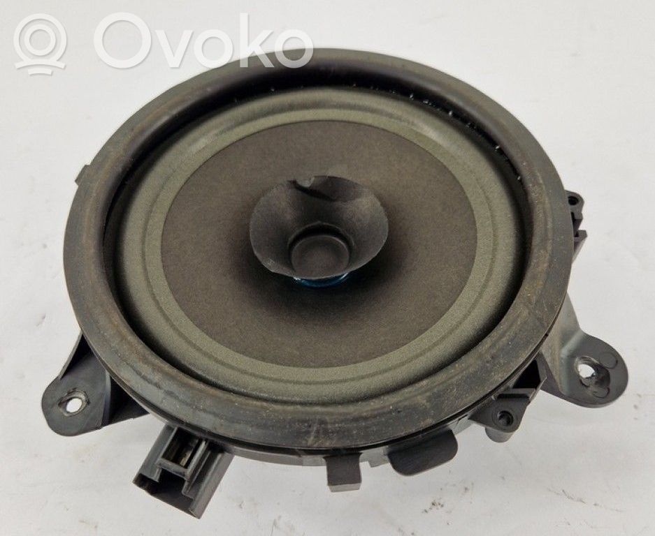 Volvo XC90 Etuoven kaiutin 