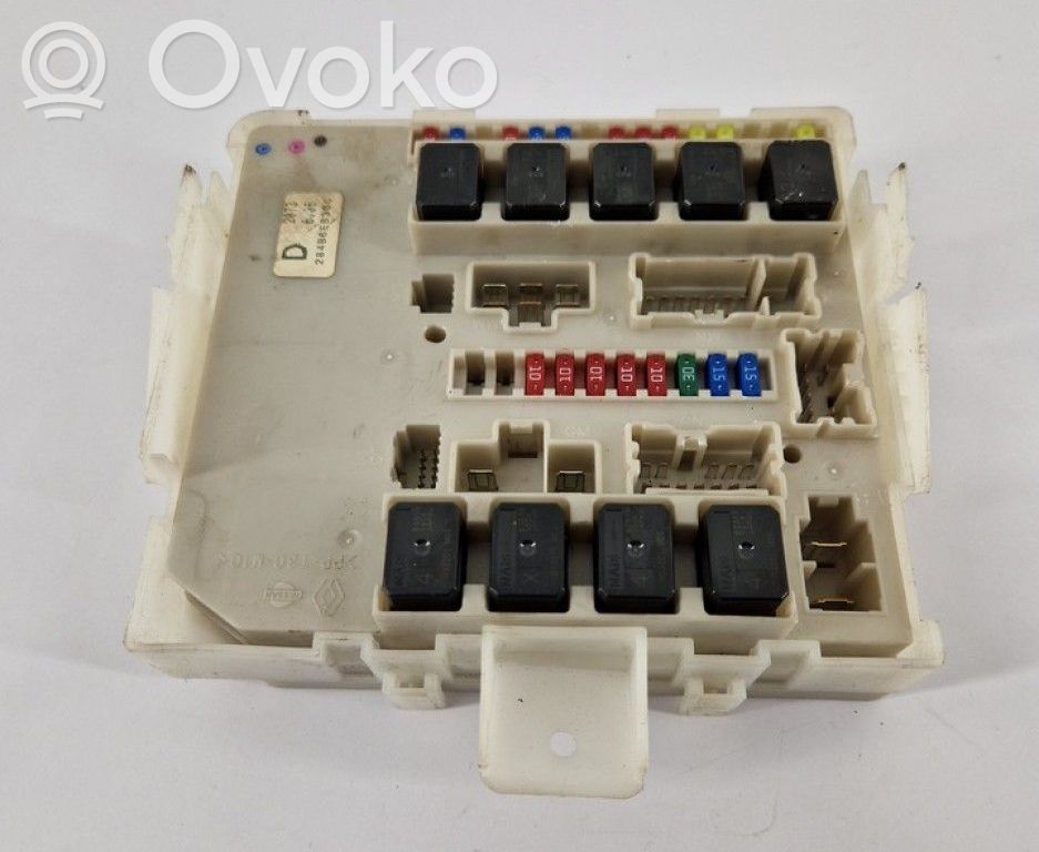 Nissan Pathfinder R51 Módulo de fusible 