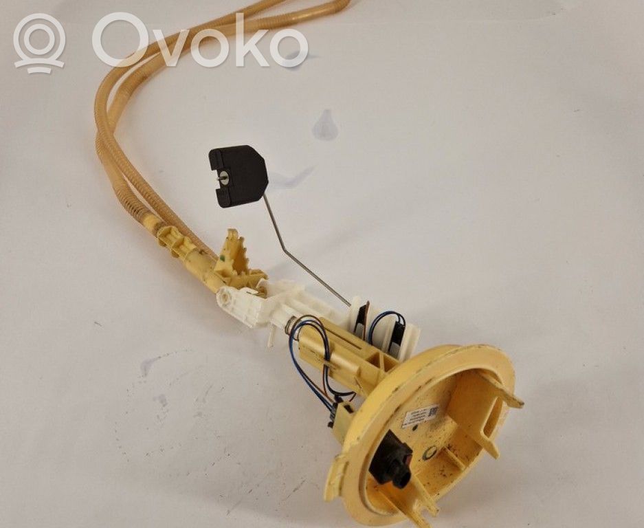 Volkswagen Golf VII Bomba interna de combustible 