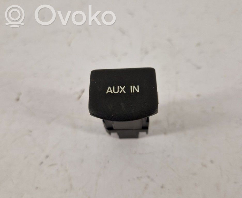 Volkswagen Polo V 6R Conector priză AUX 
