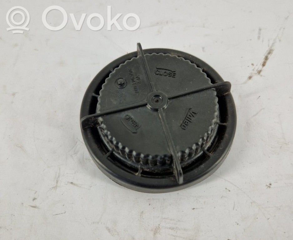 Volkswagen PASSAT B7 Osłona żarówki lampy przedniej 