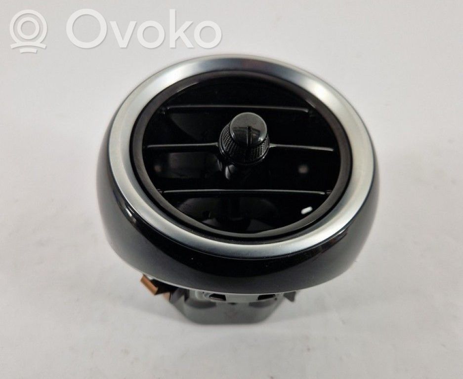Mercedes-Benz C W205 Dash center air vent grill