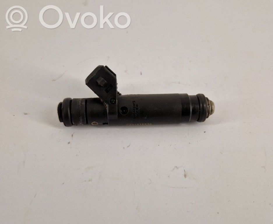 Volkswagen PASSAT B5.5 Wtryskiwacz paliwa 