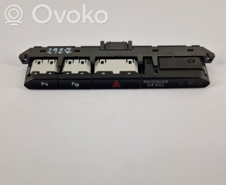 Volkswagen PASSAT B8 Comutator lumini pericol 