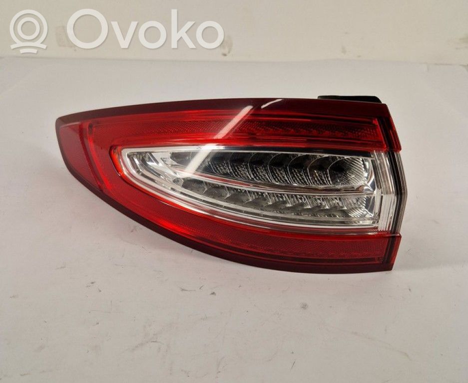 Ford Mondeo MK V Lampa tylna 