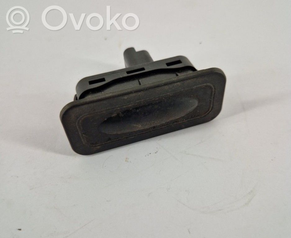 Renault Captur Interrupteur d'ouverture de coffre 
