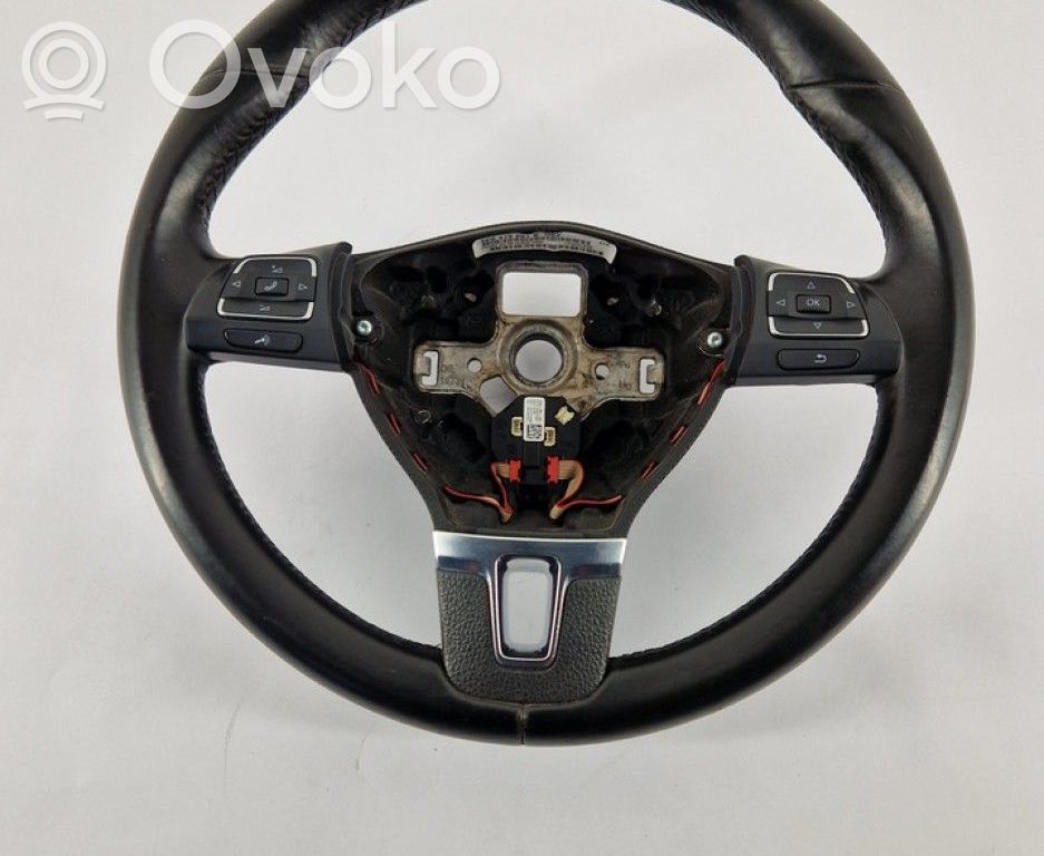 Volkswagen Golf VI Lenkrad 