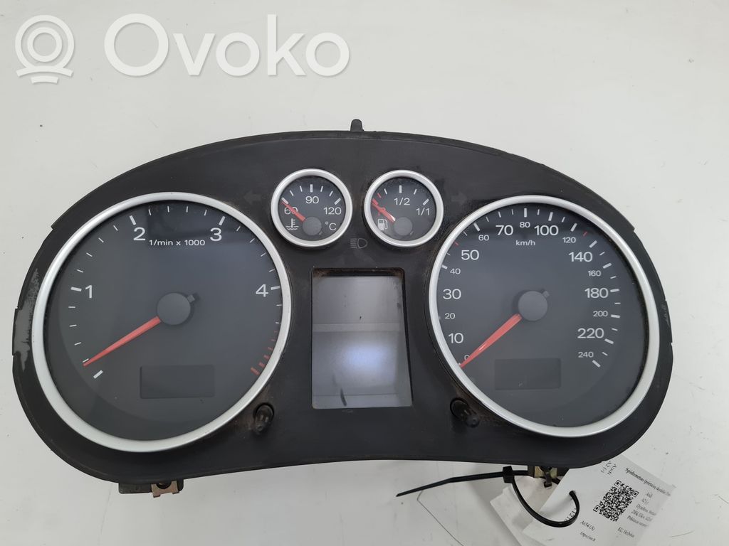 Audi A2 Spidometras (prietaisų skydelis) 