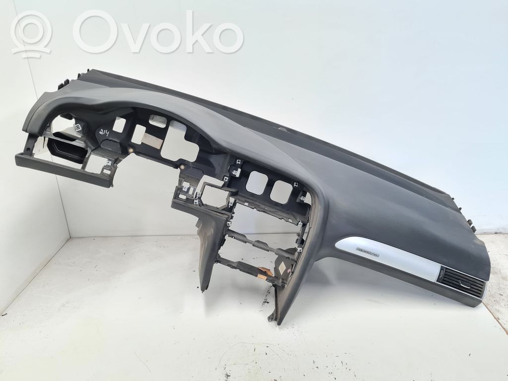 Audi A6 S6 C6 4F Dashboard 