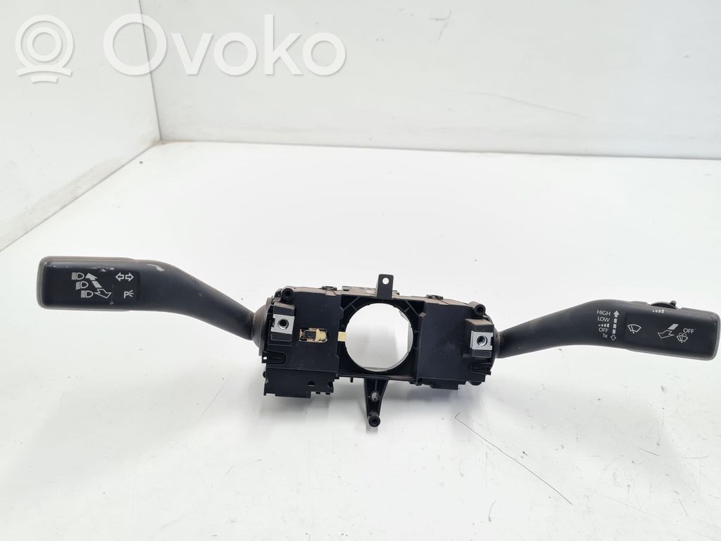Volkswagen Jetta VI Wiper turn signal indicator stalk/switch 