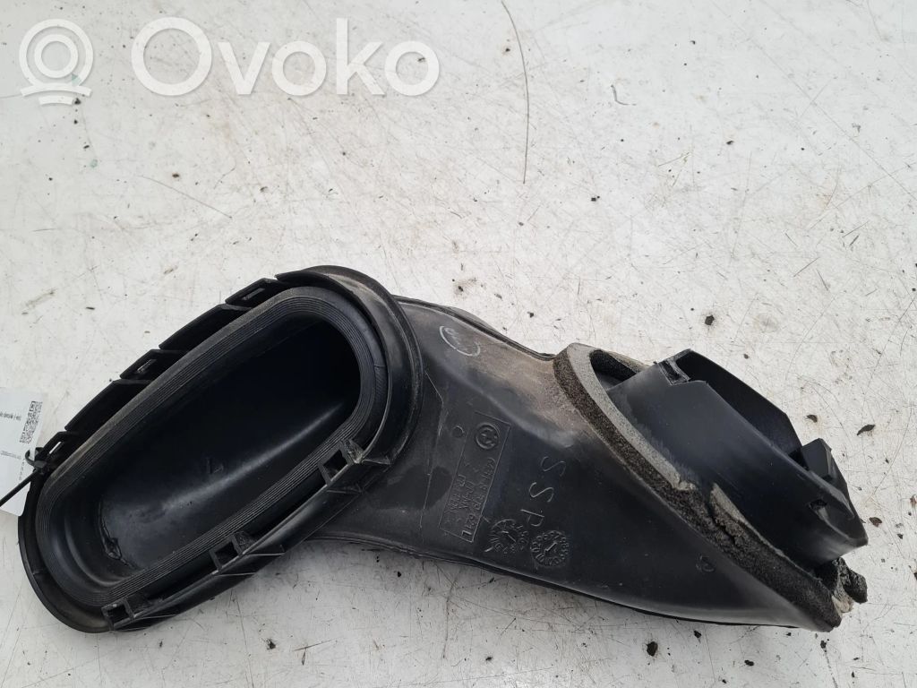 BMW 5 E39 Ilmanoton kanavan osa 