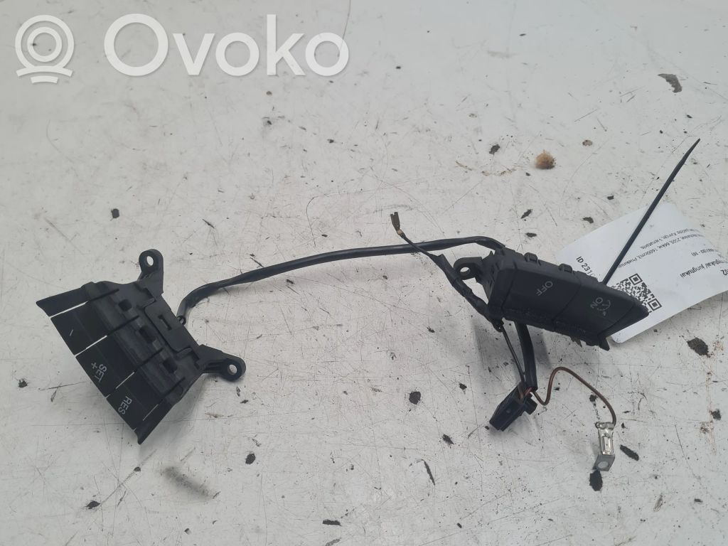 Ford C-MAX I Steering wheel buttons/switches 