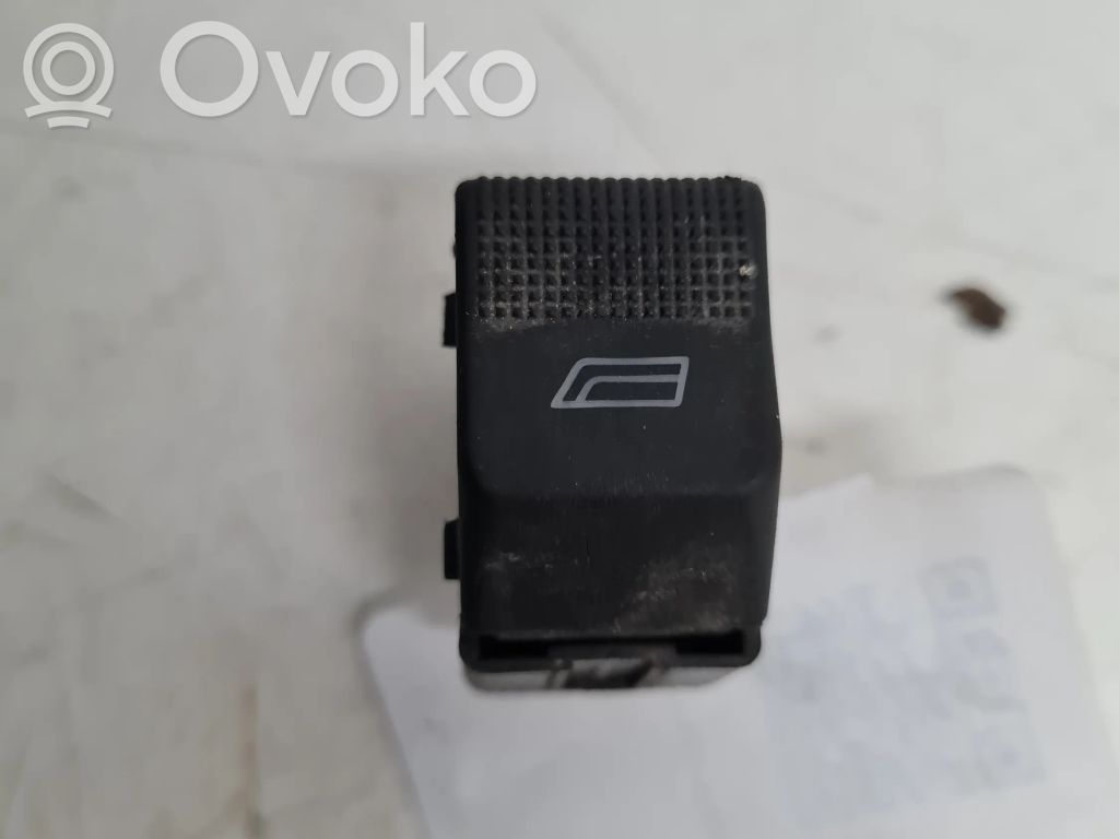 Audi A4 S4 B5 8D Electric window control switch 