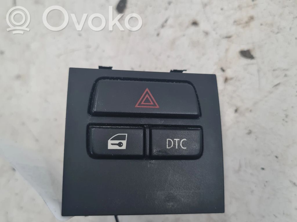 BMW 3 E90 E91 Avarinių žibintų jungtukas 