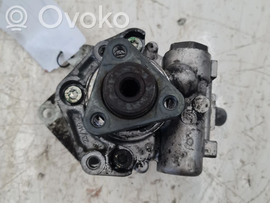 BMW 5 E39 Power steering pump 
