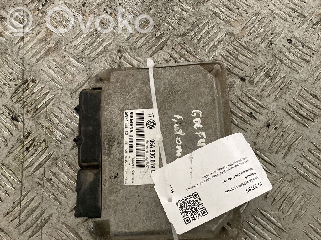 Volkswagen Golf IV Engine control unit/module 