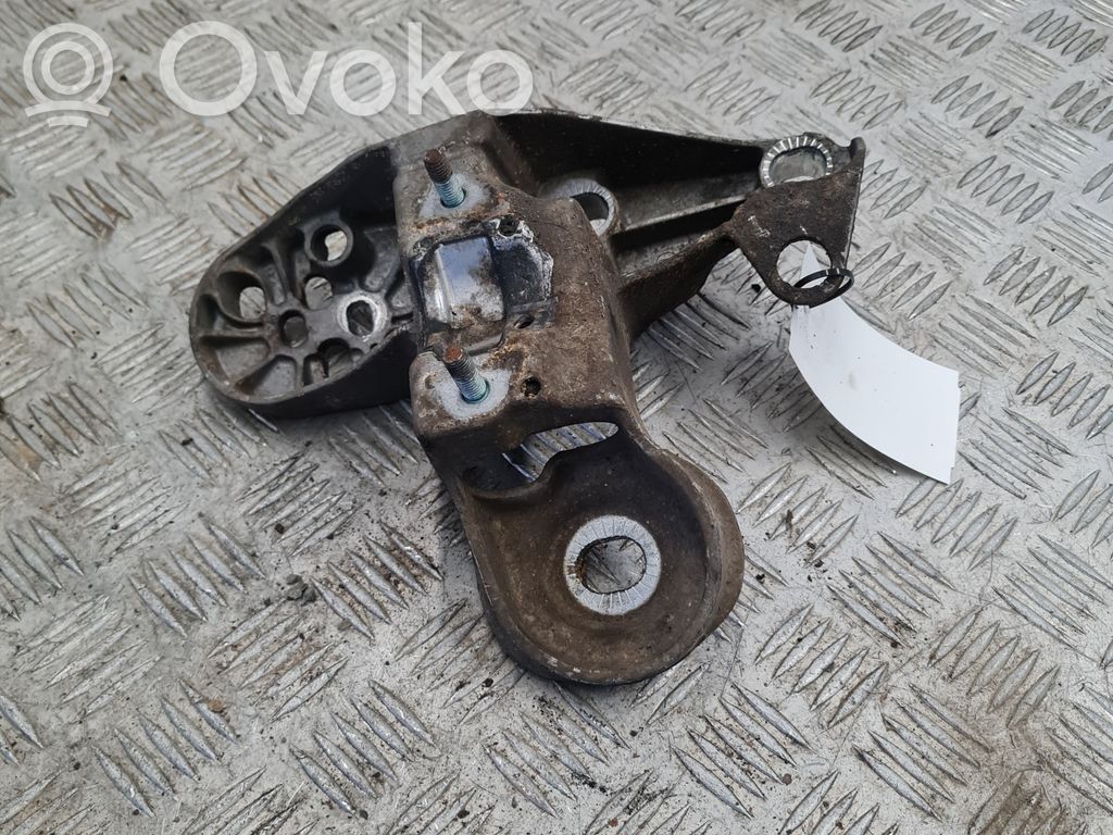 Bracket in trunk/boot