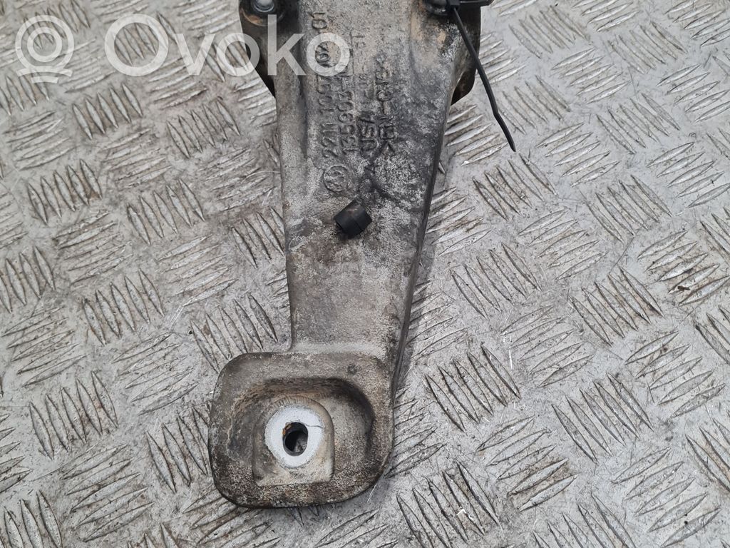 BMW X5 E53 Engine mounting bracket 