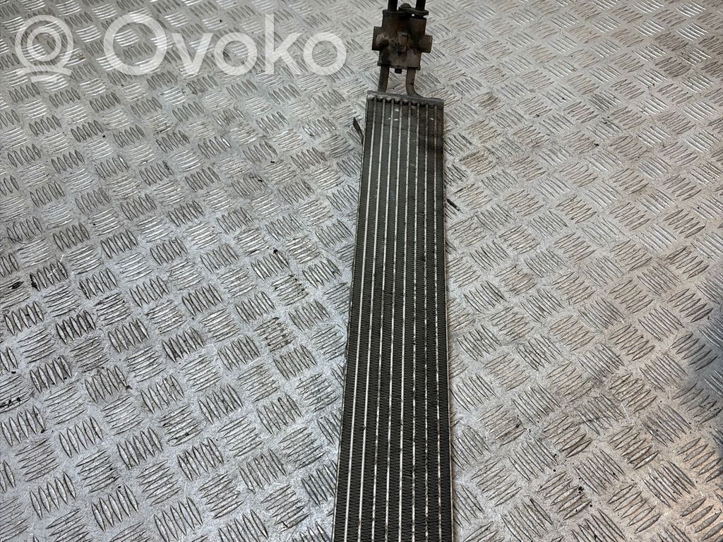 Volkswagen Touareg II Pas przedni 