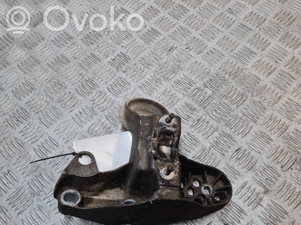 Engine mounting bracket   4B0199351B