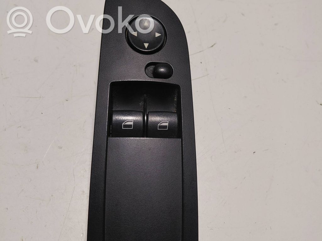 BMW 1 E81 E87 Electric window control switch 