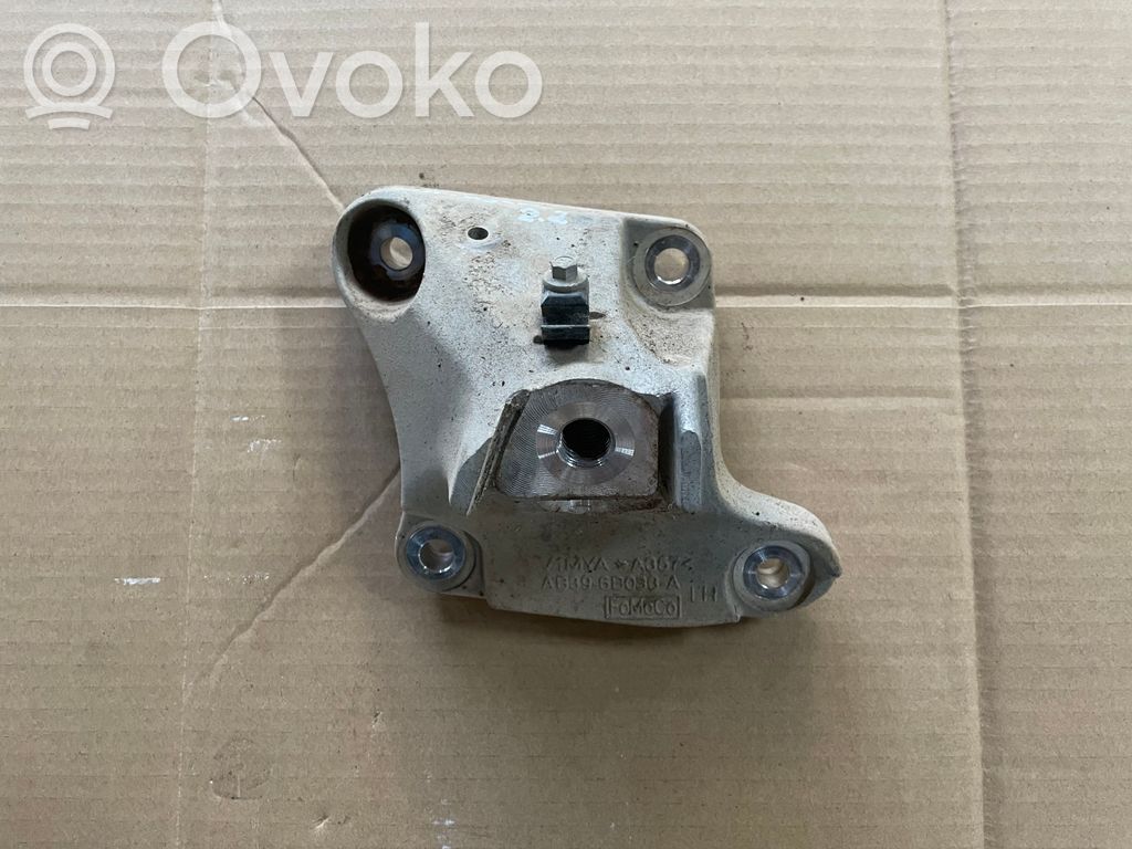 Ford Ranger Engine mounting bracket 