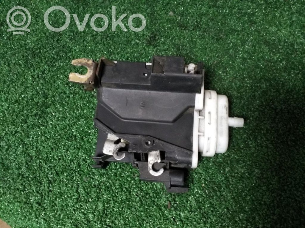 Audi A4 S4 B5 8D Zamek drzwi tylnych 