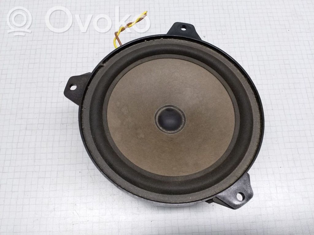 BMW 3 E46 Front door speaker 