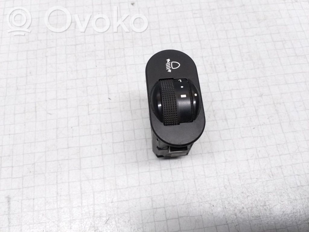 Ford Mondeo MK II Lukturu augstuma regulēšanas slēdzis 