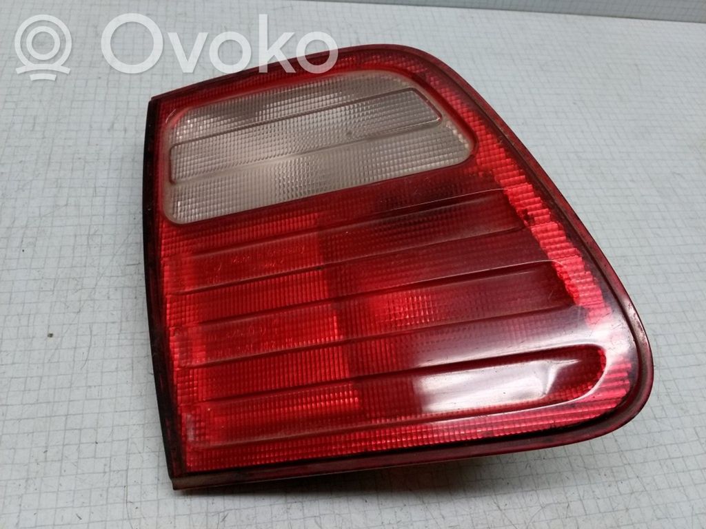 Mercedes-Benz E W210 Tailgate rear/tail lights 