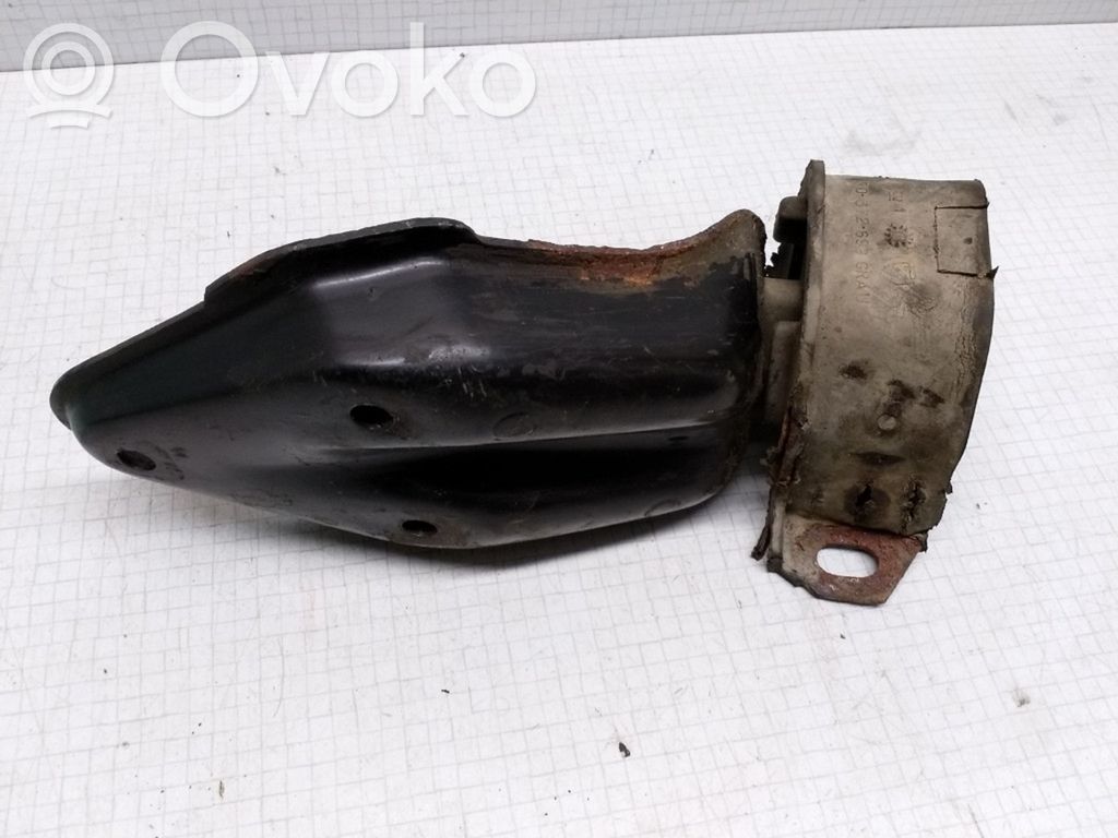 Honda Civic Engine mount bracket 