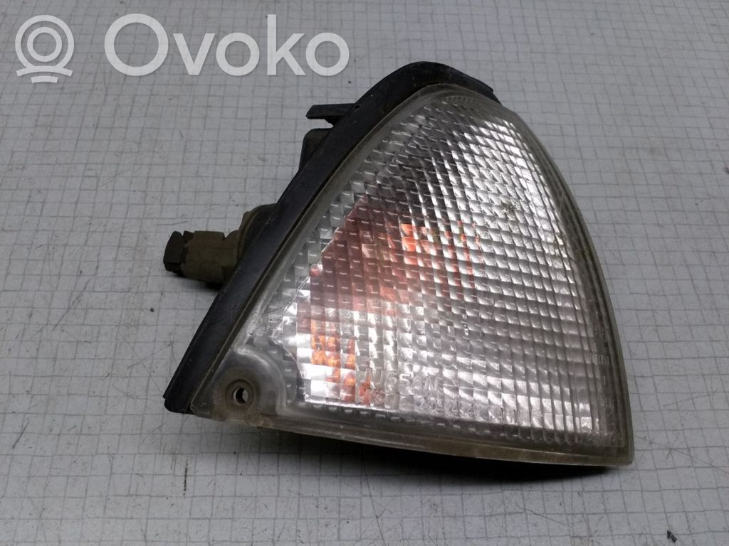 Nissan Primera Front indicator light 