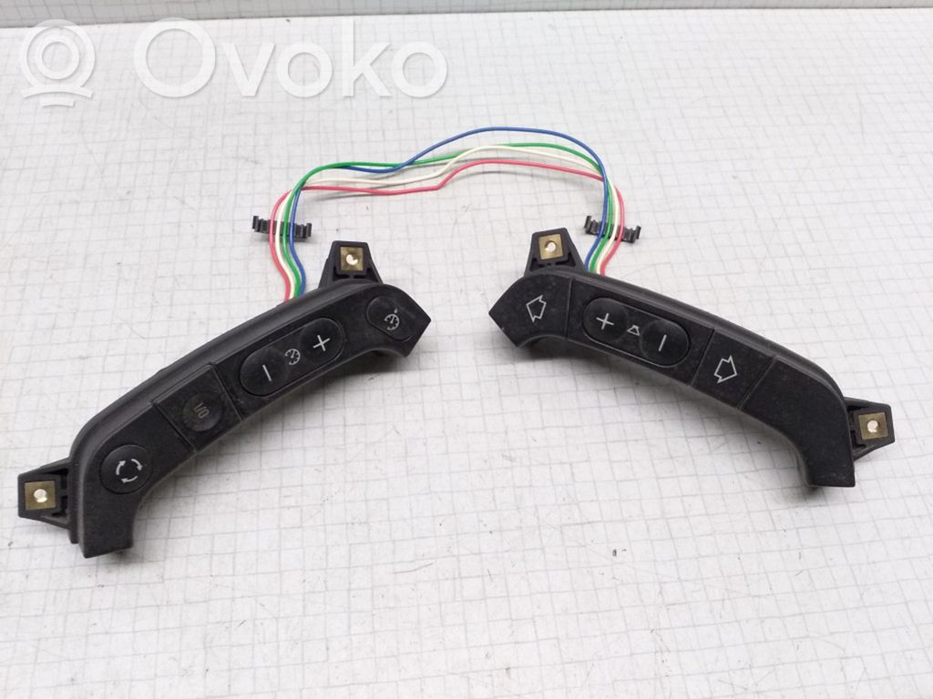 BMW 5 E39 Boutons / interrupteurs volant 