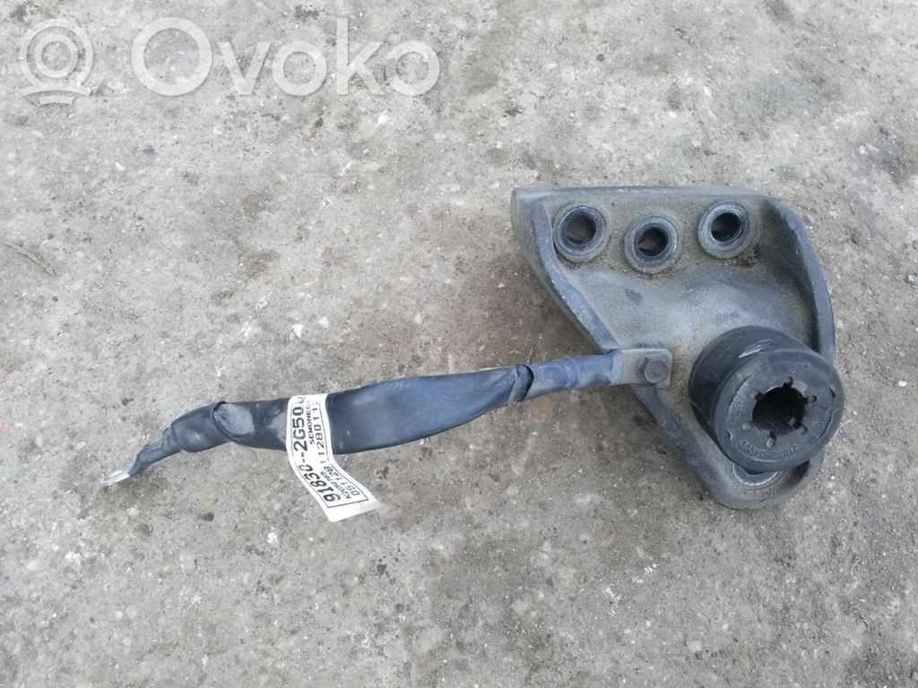 Engine mounting bracket   918302G500