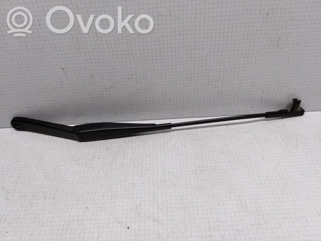Ford Focus Front wiper blade arm 