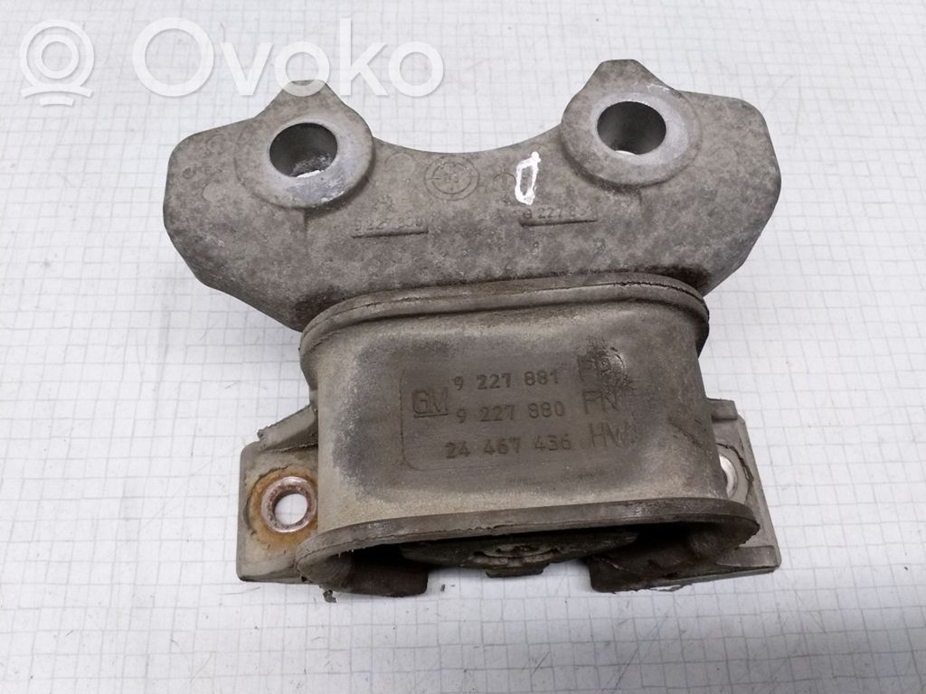 Opel Meriva A Engine mount bracket 