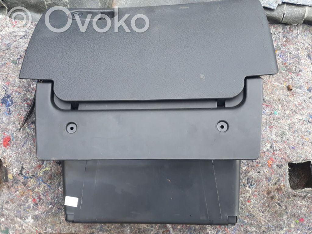 Opel Vectra B Daiktadėžės (bordačioko) komplektas 
