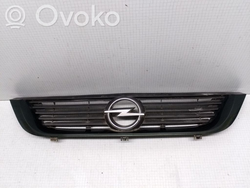 Opel Vectra B Front bumper upper radiator grill 