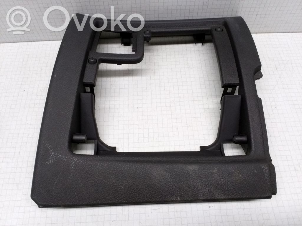 Peugeot 407 Kita salono detalė 
