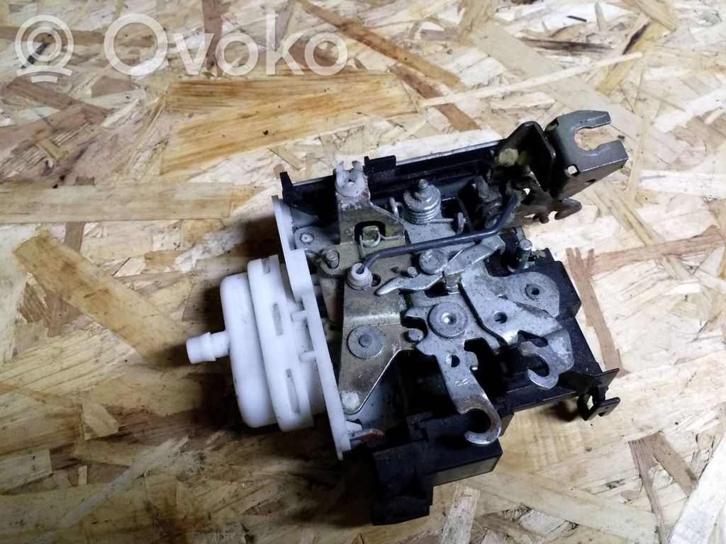 Etuoven lukko   8D1837016F