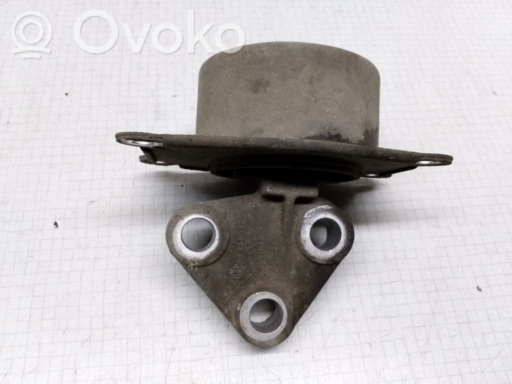 Opel Astra G Engine mount bracket 