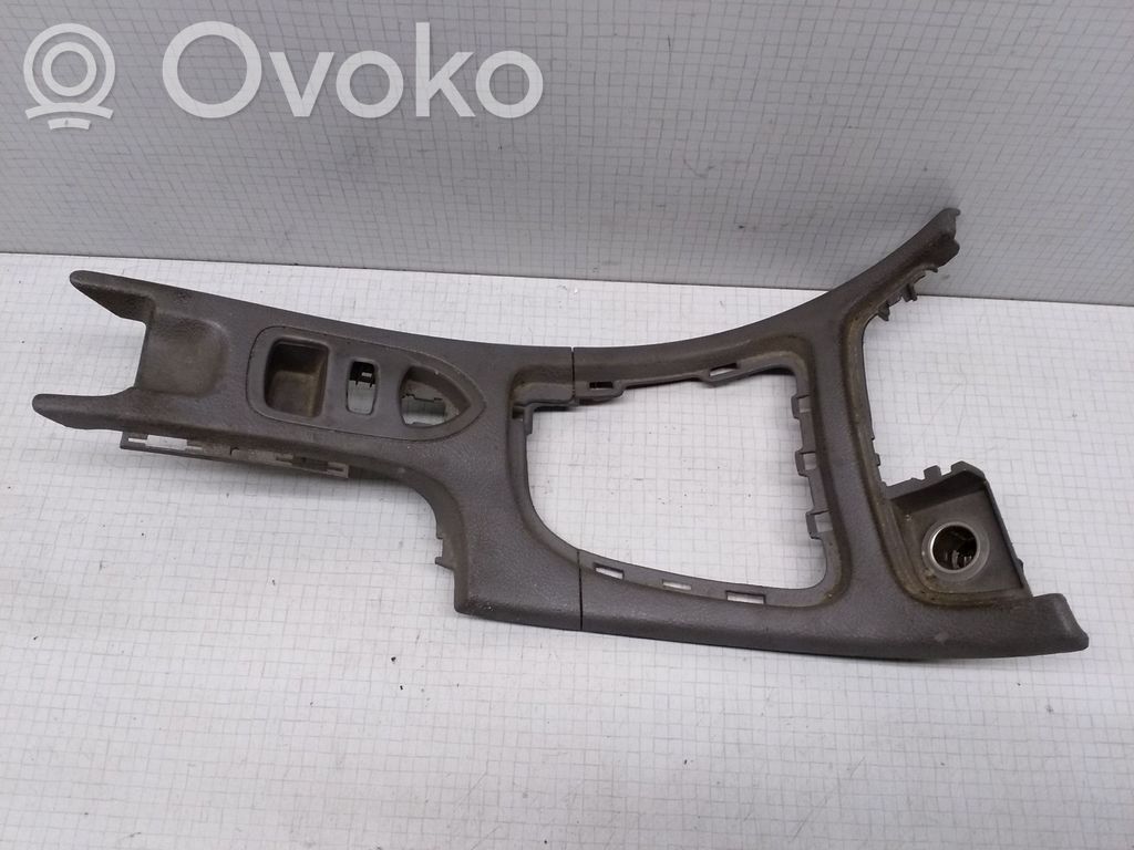 Renault Laguna II Pavarų perjungimo svirties apdaila (plastikinė) 