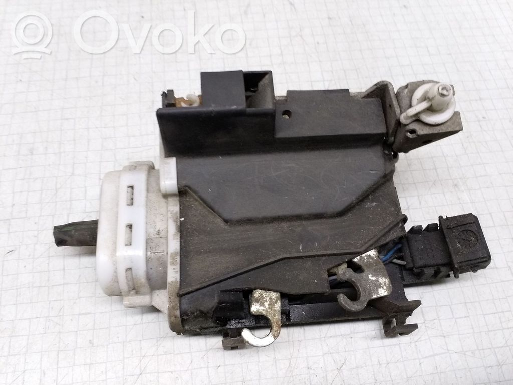 Audi A6 S6 C4 4A Etuoven lukko 