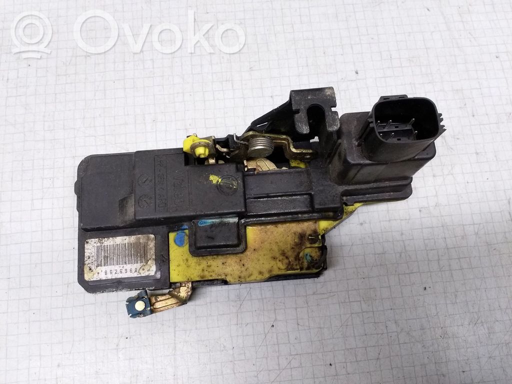 Volvo S60 Zamek drzwi tylnych 