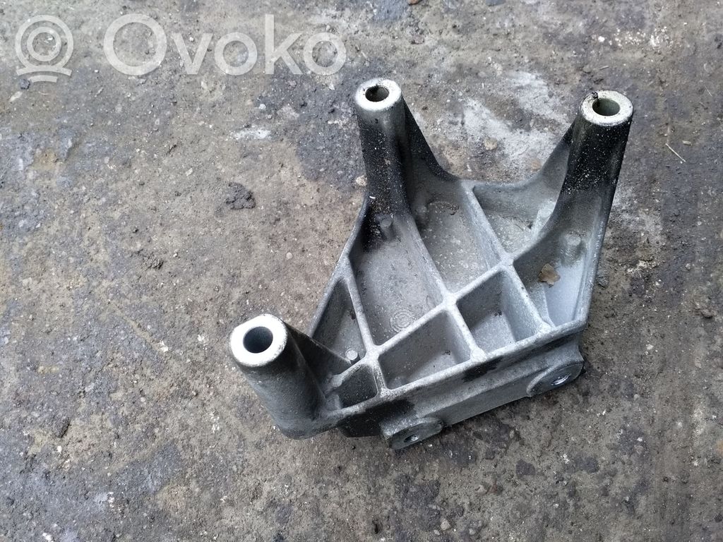 Opel Corsa C Generator/alternator bracket 