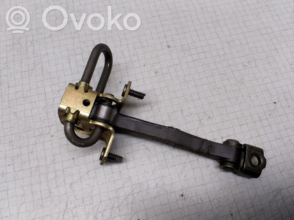 Volvo S60 Etuoven pidätin 