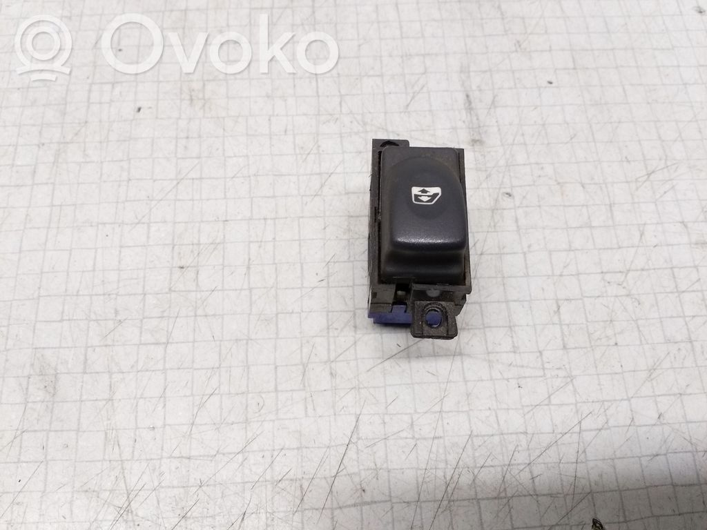 Renault Laguna I Electric window control switch 